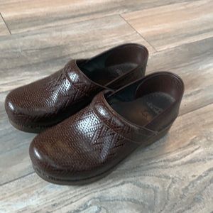 Dansko Clogs Brown Herringbone Leather Women